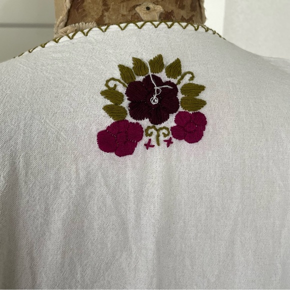 Embroidered Authentic Mexican Shirt M/L - Picture 4 of 10